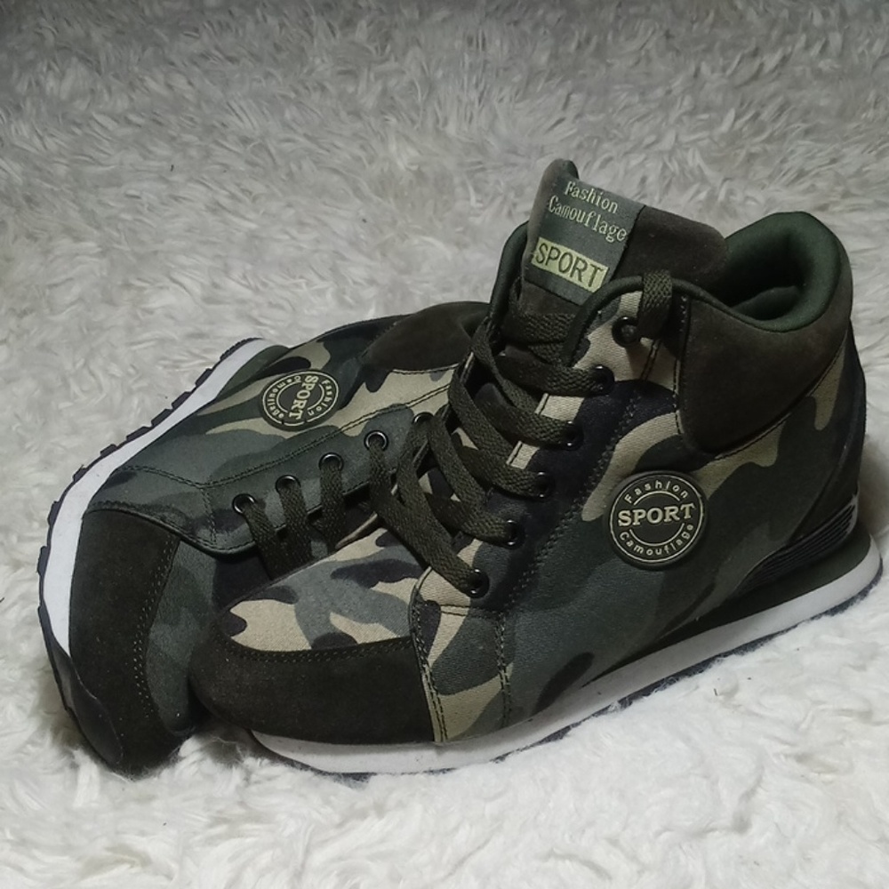 Fashion Sport Camouflage botties size 9